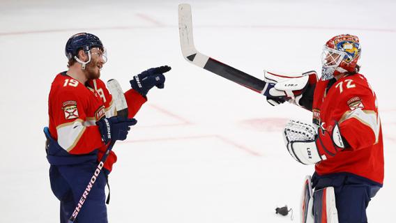 La camaraderie entre les gardiens des Panthers de la Floride Sergei Bobrovsky et Alex Lyon